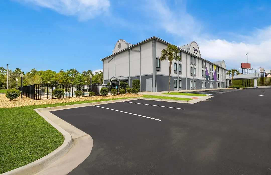 Spark By Hilton Tifton-1