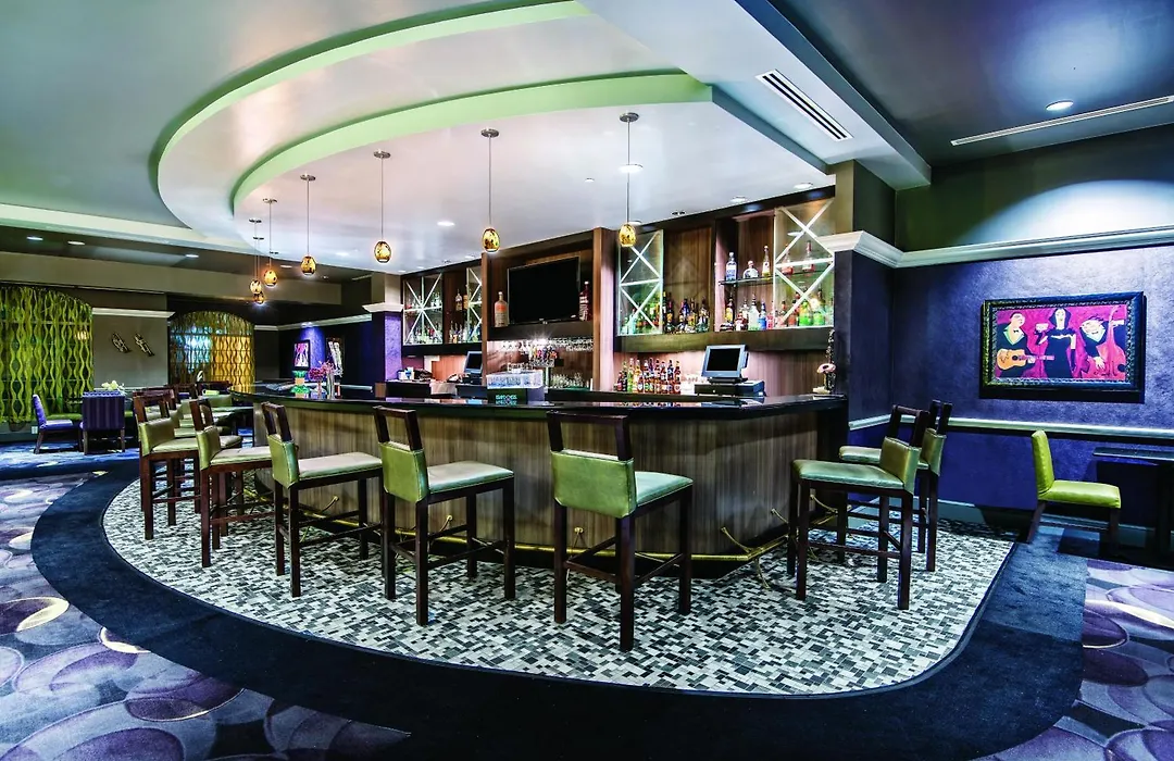 La Quinta Inn & Suites By Wyndham San Antonio Riverwalk-1
