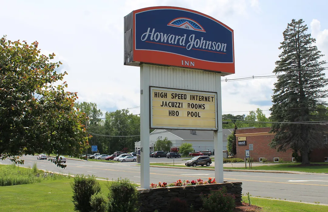 Howard Johnson By Wyndham Lenox-1