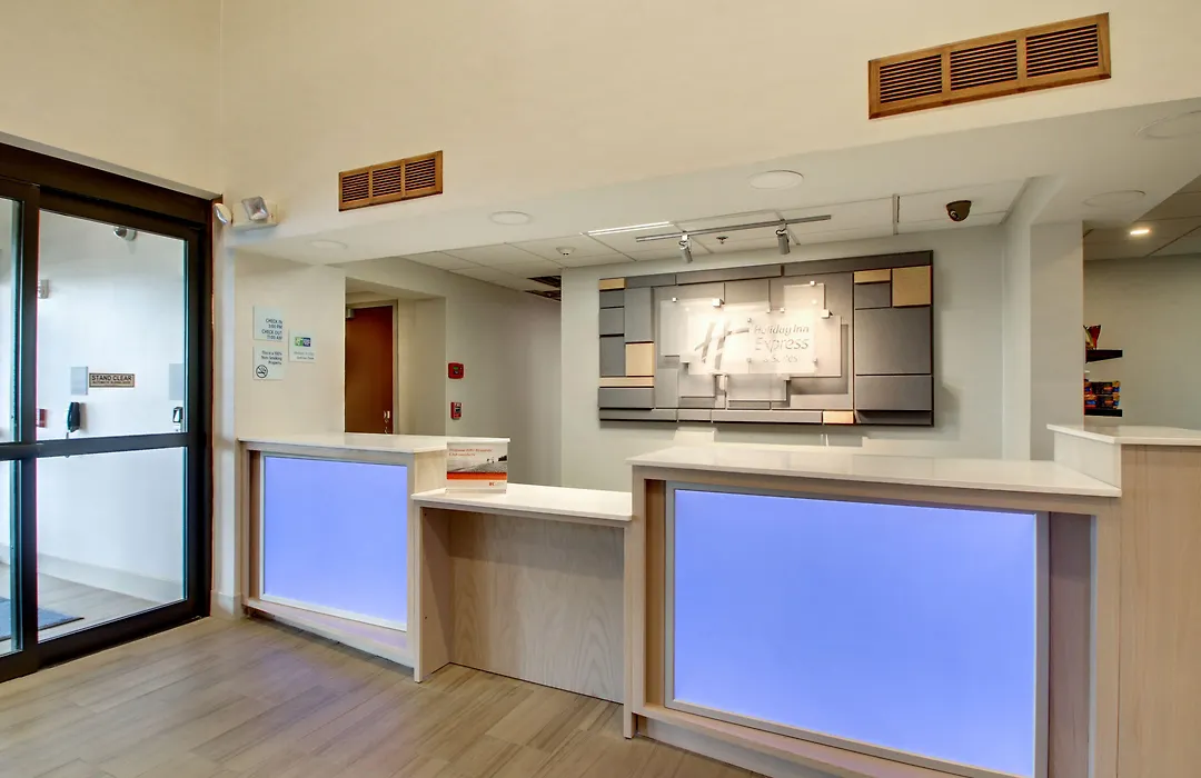Holiday Inn Express & Suites Aurora - Naperville By Ihg-1