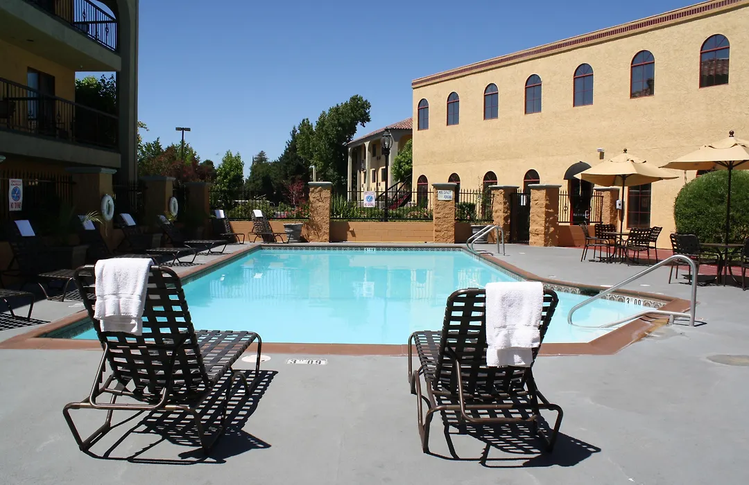 Best Western Plus Heritage Inn-1