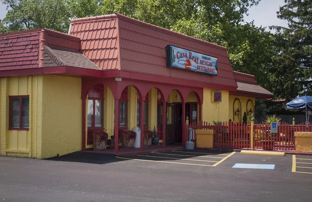 Econo Lodge Inn & Suites Sandusky South-1