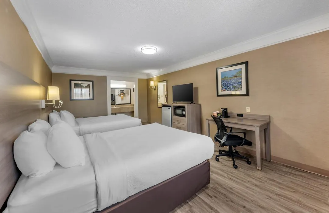 Quality Inn Near Lake Marble Falls-1