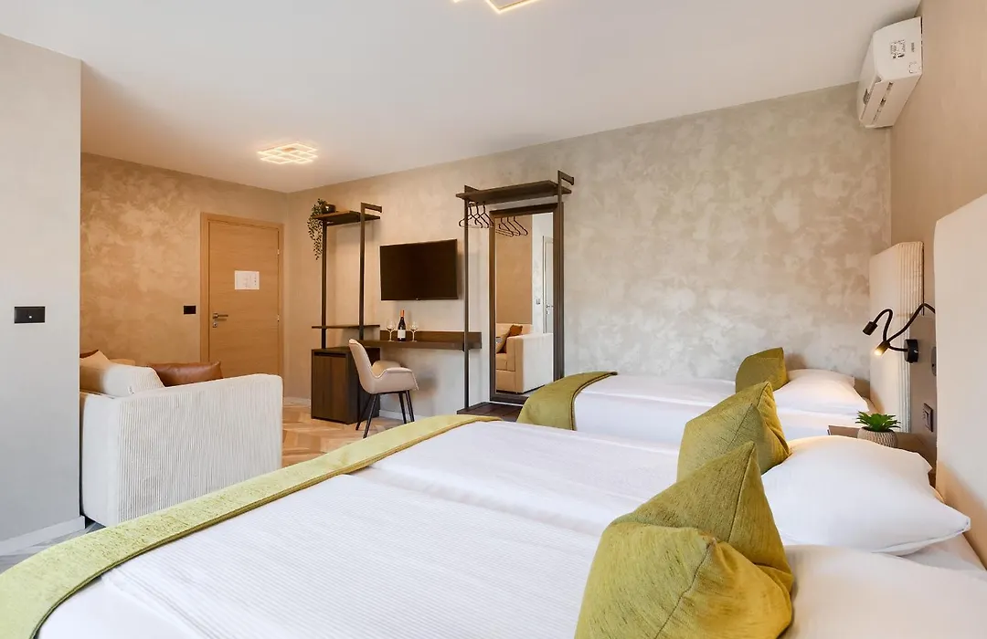 Pula City Center Accommodation - Breakfast Included-1