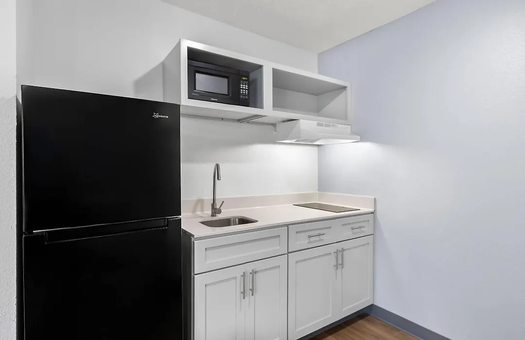 Birch Hill Suites - Lakeland-1