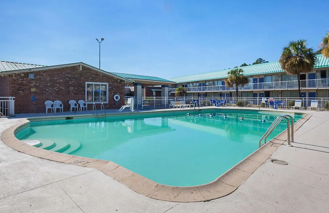 Motel 6-Tifton, Ga-1