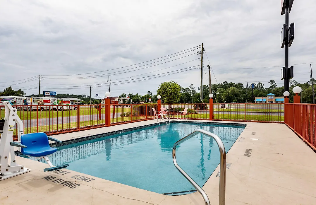 Econo Lodge Kingsland-1