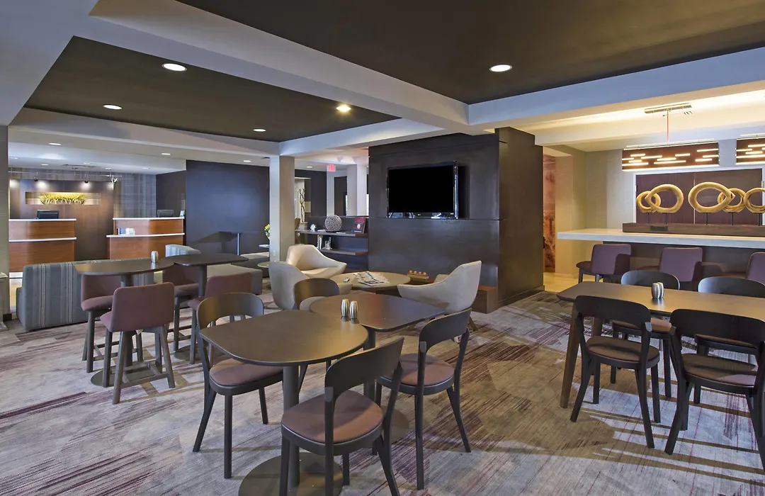 Courtyard By Marriott Dothan-1