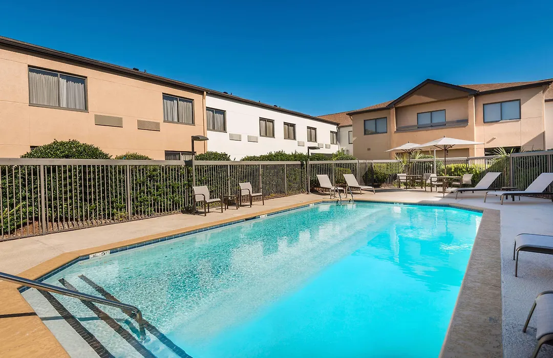Courtyard By Marriott Wilmington/Wrightsville Beach-1