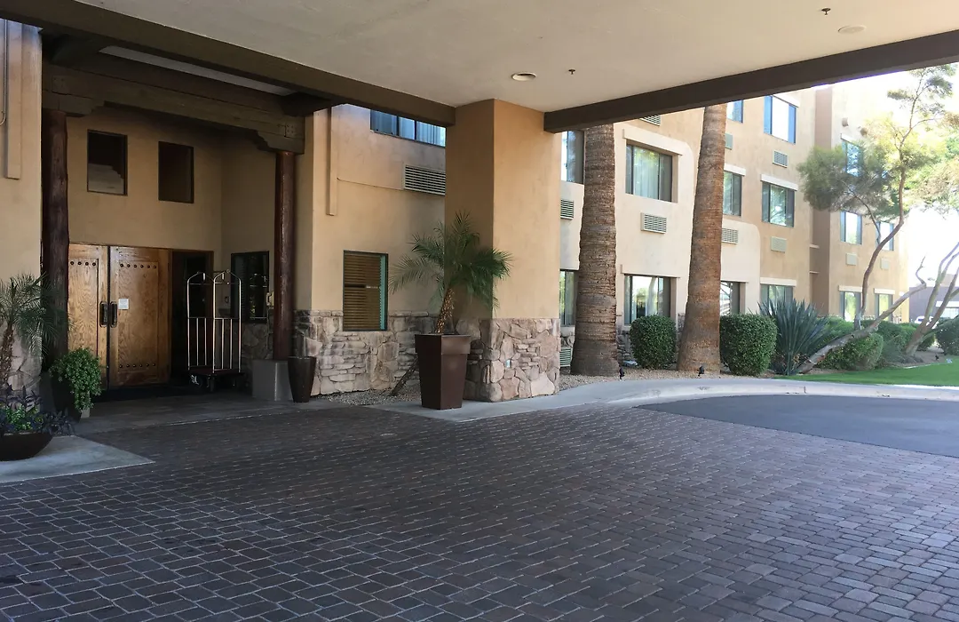 Red Lion Inn & Suites Goodyear Newly Renovated-1