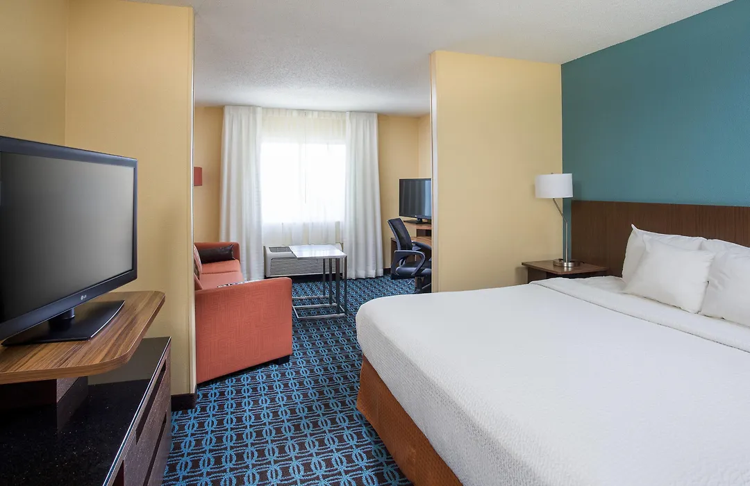Fairfield Inn & Suites Peru-1