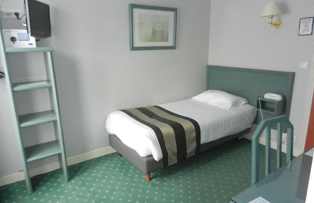 Hotel Du Pre-1