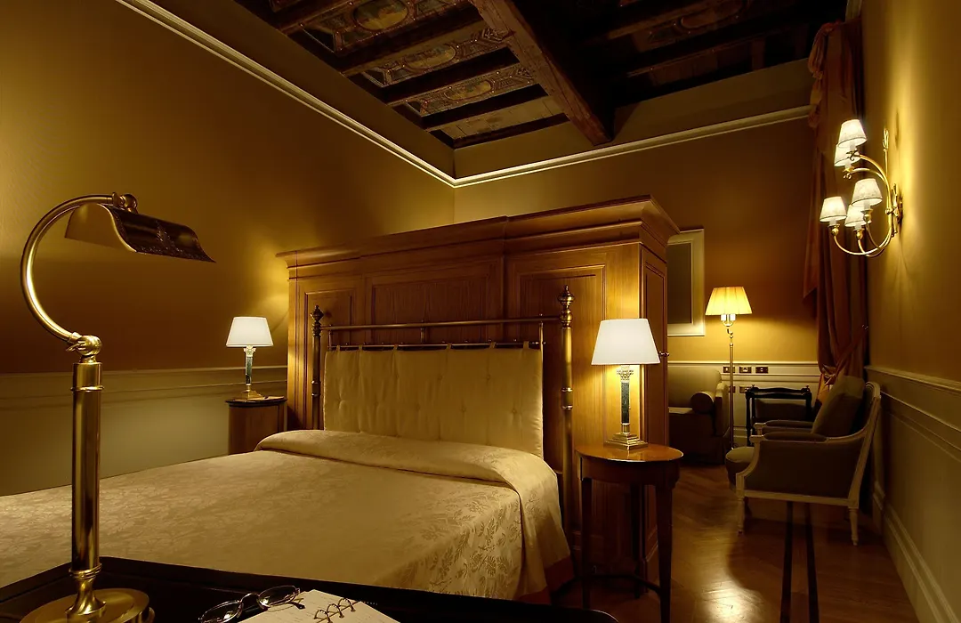 Hotel Corona D'Oro 1890-1