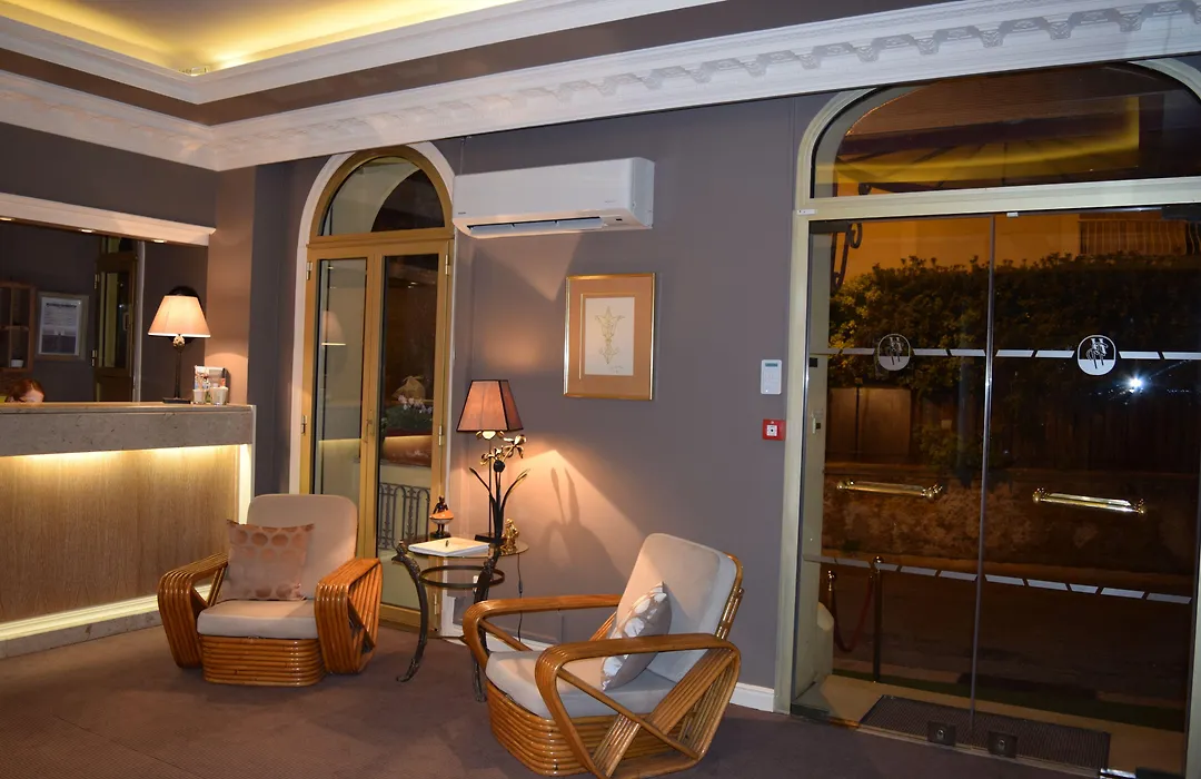 Hôtel Petit Palais-1