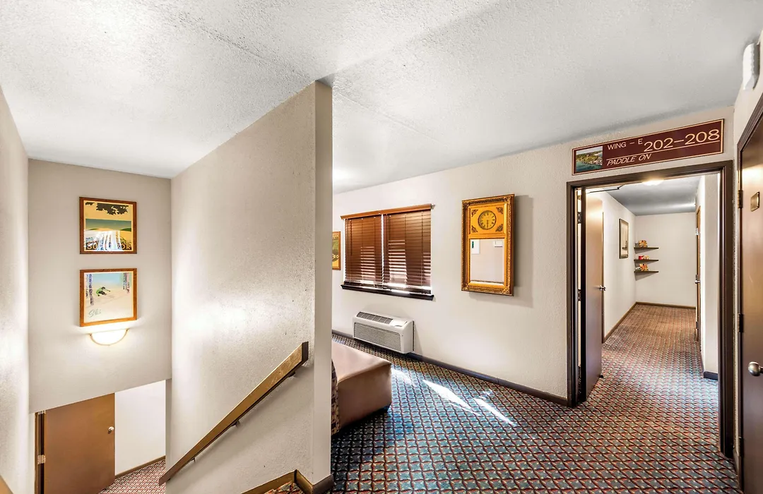Americas Best Value Inn Marquette-1