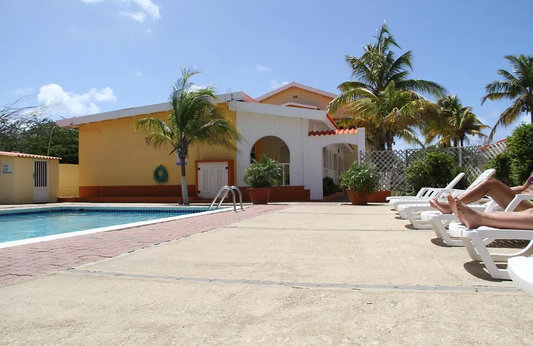 Coconut Inn-1