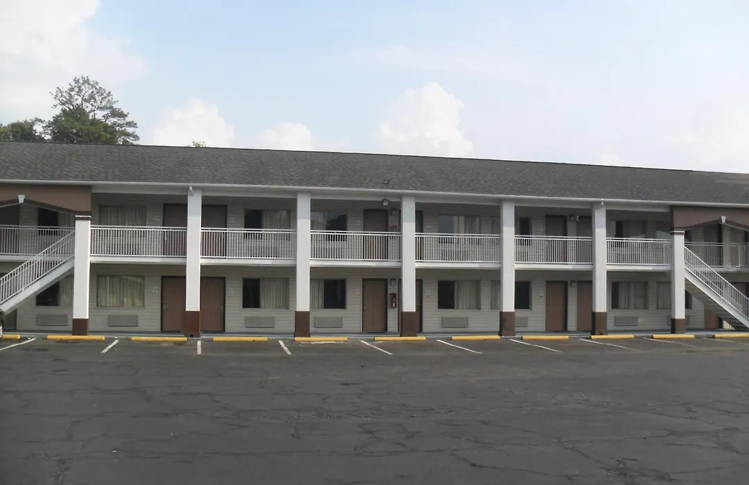 Newport News Inn-1