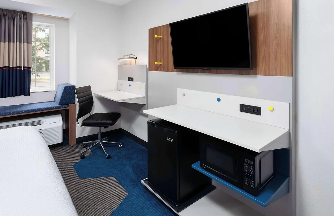 Microtel Inn By Wyndham Janesville-1