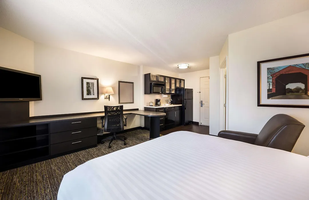 Sonesta Simply Suites Albuquerque Midtown-1