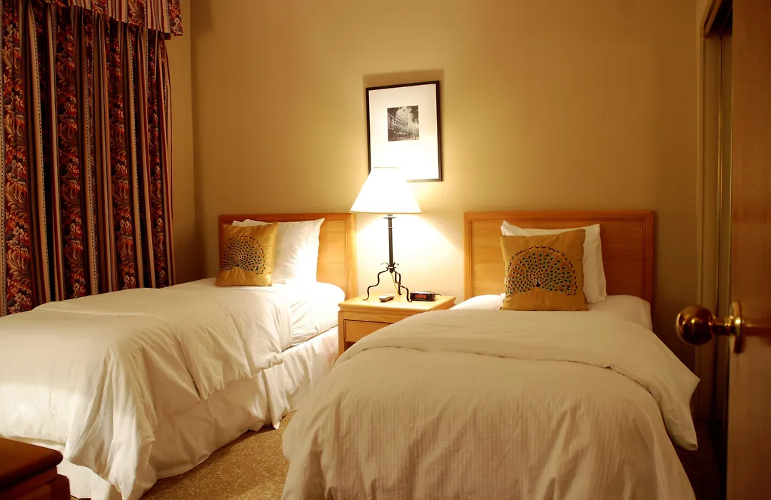 Rosellen Suites At Stanley Park-1