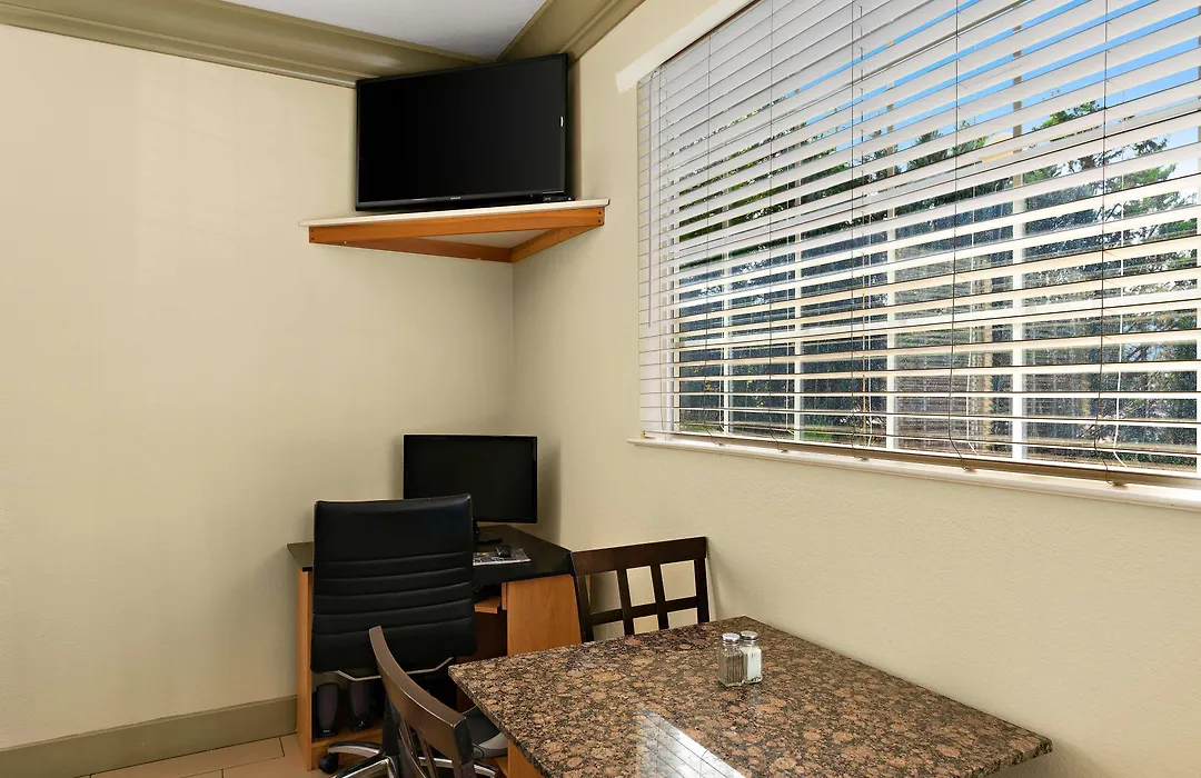 Best Western Willits Inn-1