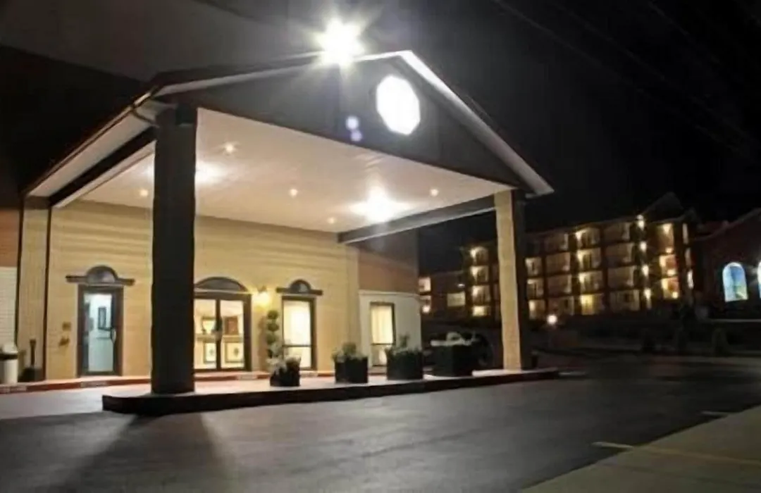 Grand View Inn & Suites-1