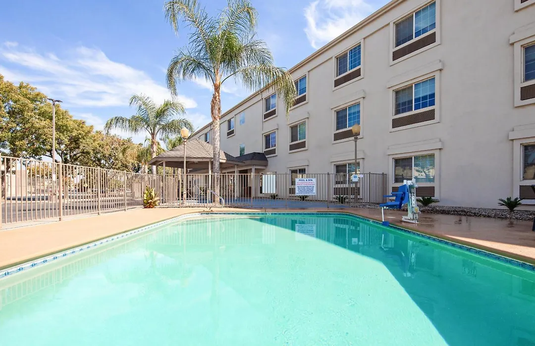 Holiday Inn Express & Suites - Tulare By Ihg-1