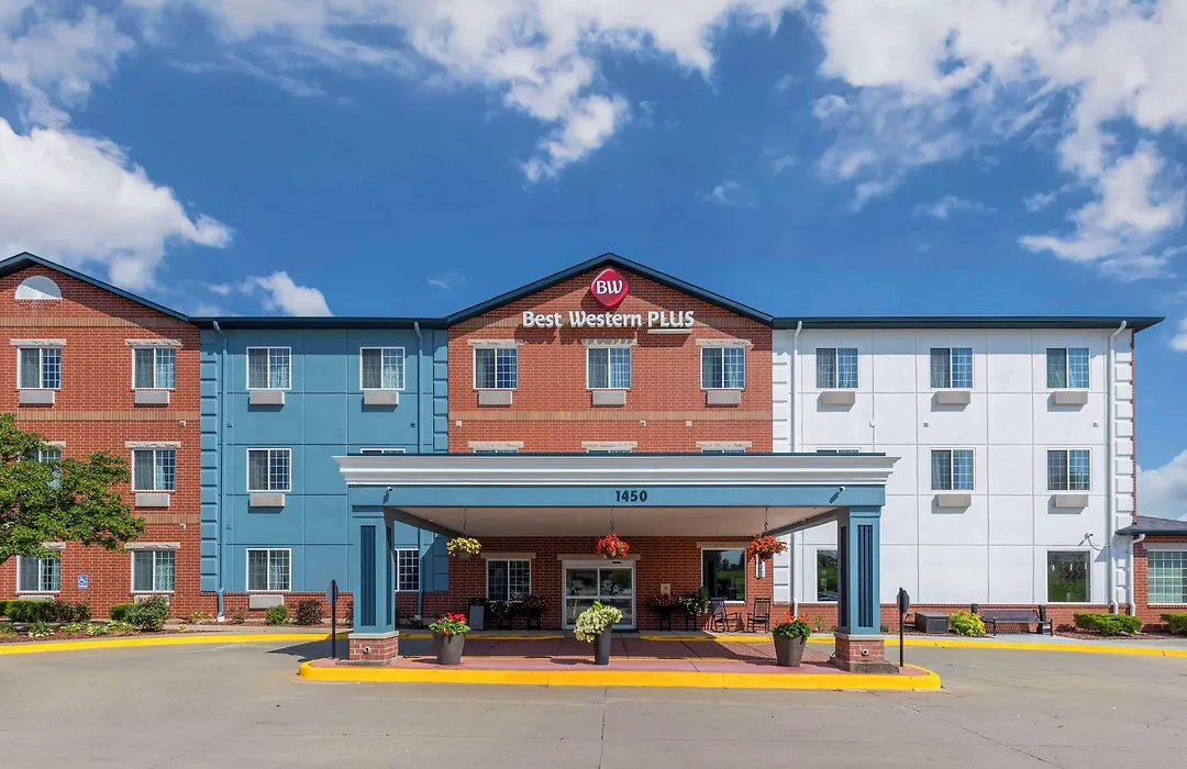 Best Western Plus Des Moines West Inn & Suites-1