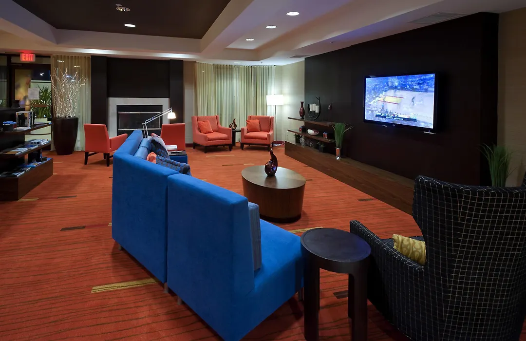 Courtyard By Marriott Lakeland-1