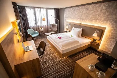 Leoso Hotel Leverkusen-1
