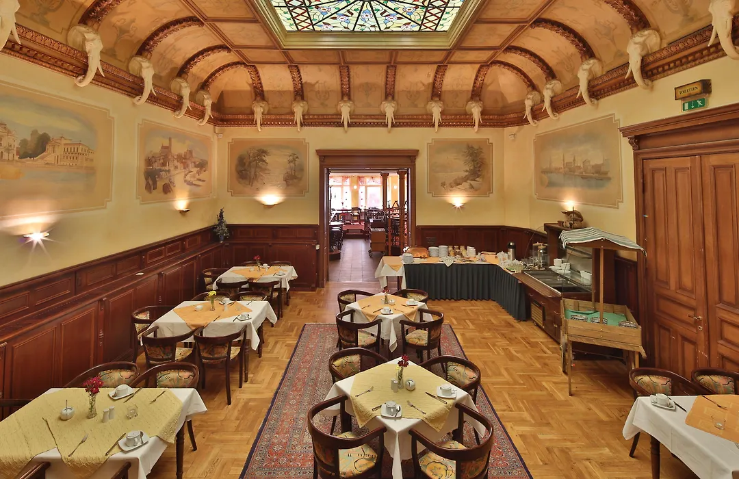 Hotel Elefant-1