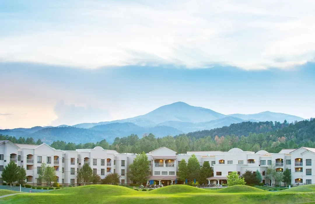 Mcm Elegante Lodge & Resorts-1
