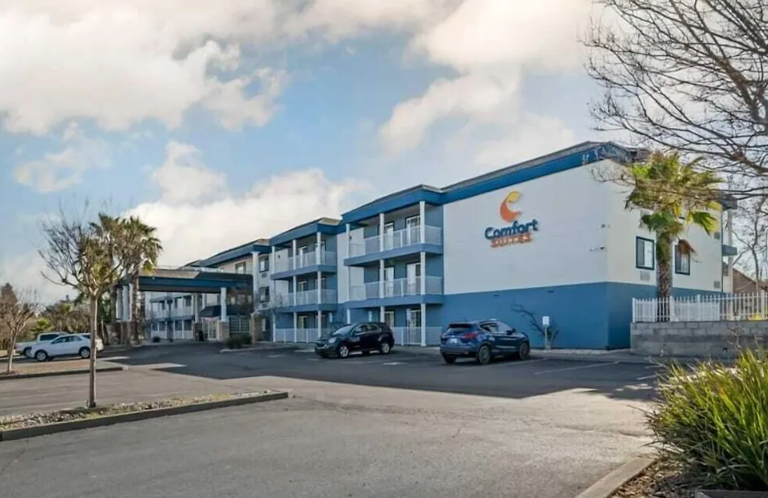 Comfort Suites Red Bluff Near I-5-1