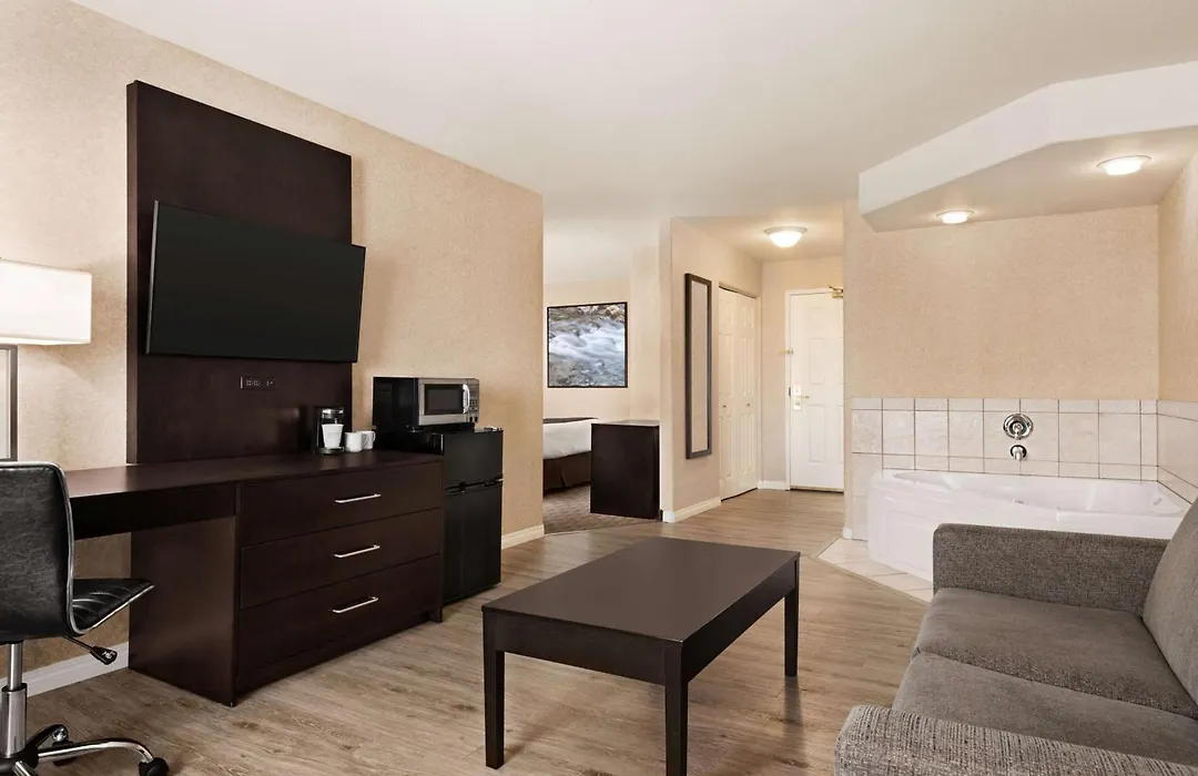 Days Inn By Wyndham Saskatoon-1