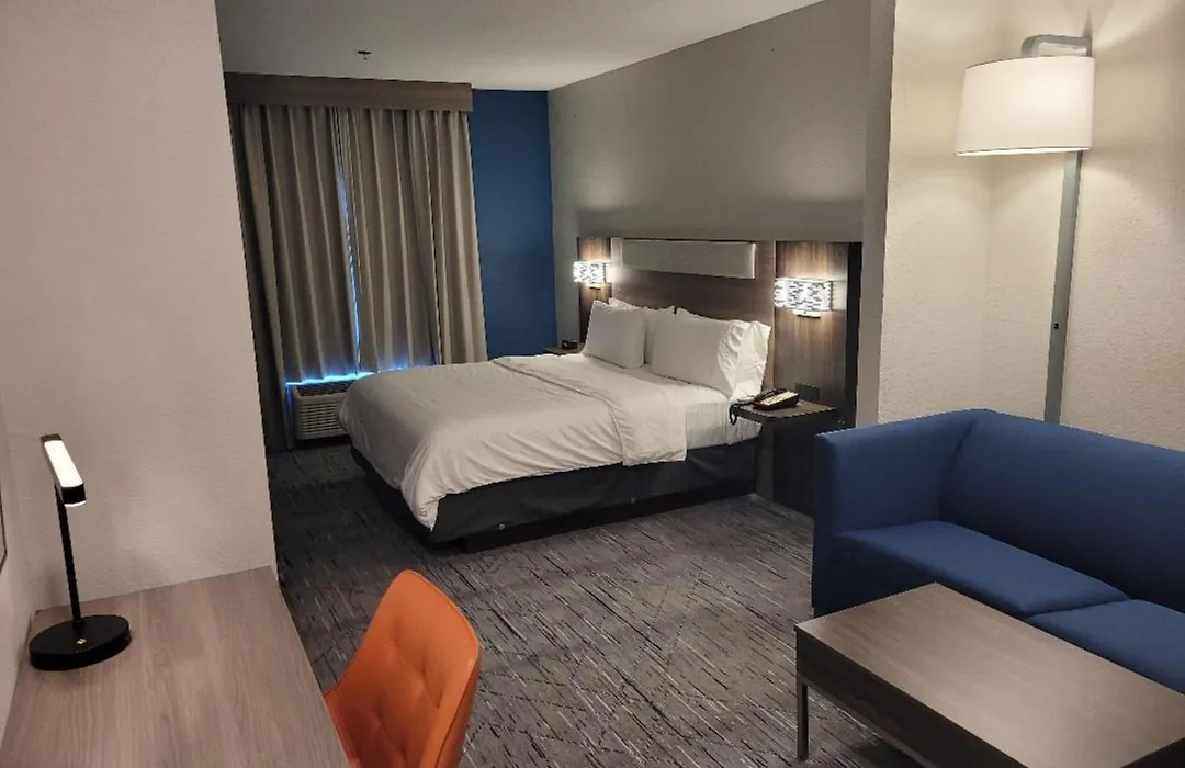 Holiday Inn Express Hotel & Suites Starkville, An Ihg Hotel-1