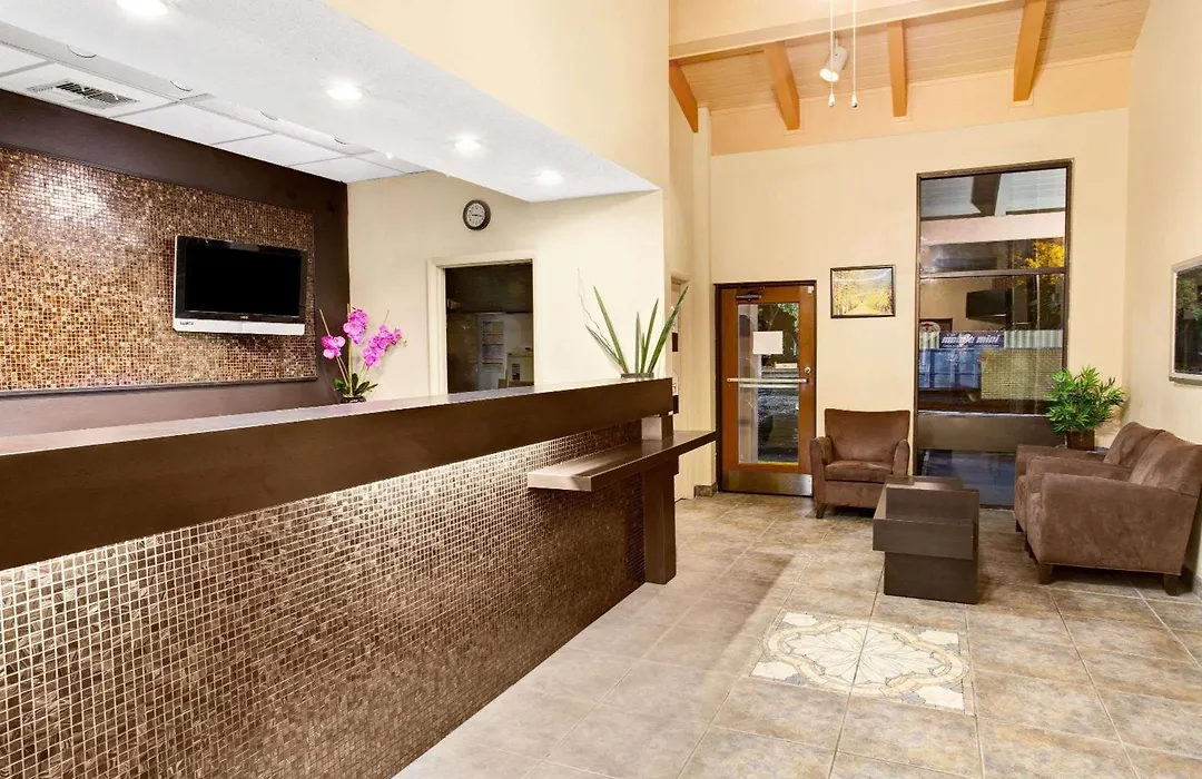 Super 8 By Wyndham Kissimmee/Maingate/Orlando Area-1