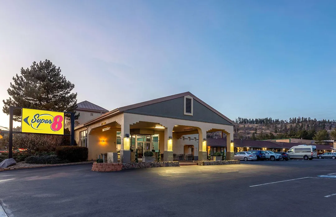 Super 8 By Wyndham Nau/Downtown Conference Center-1