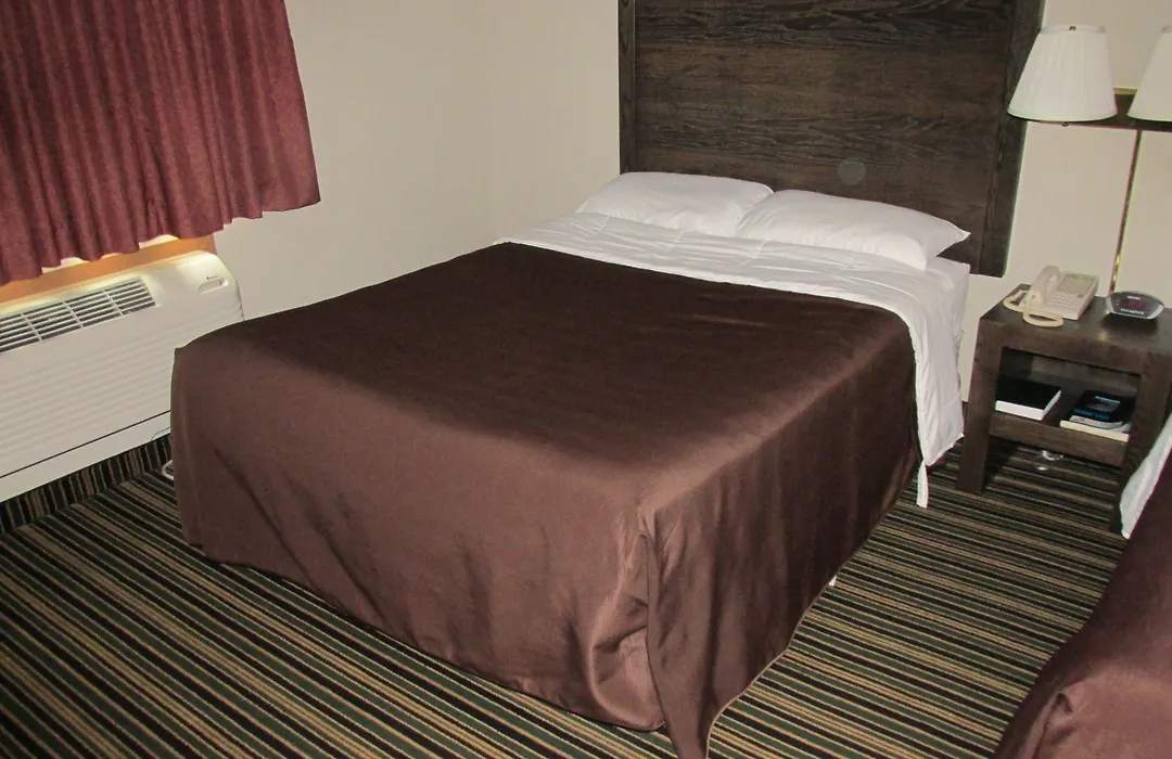 Woodfield Inn And Suites-1