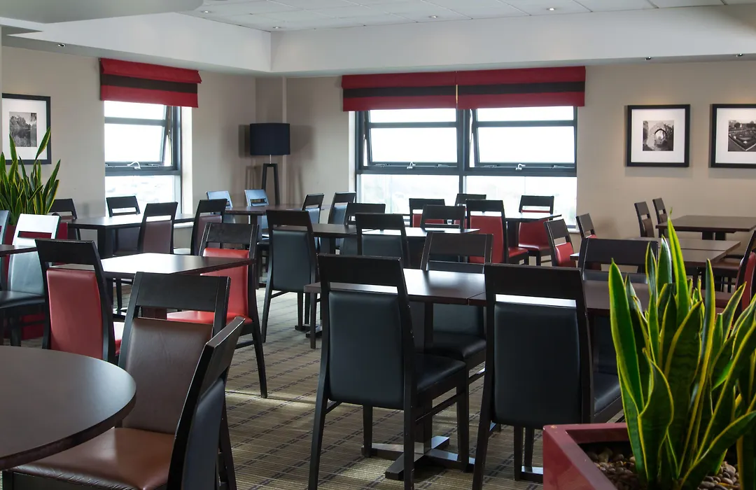 Holiday Inn Express London Luton Airport By Ihg-1