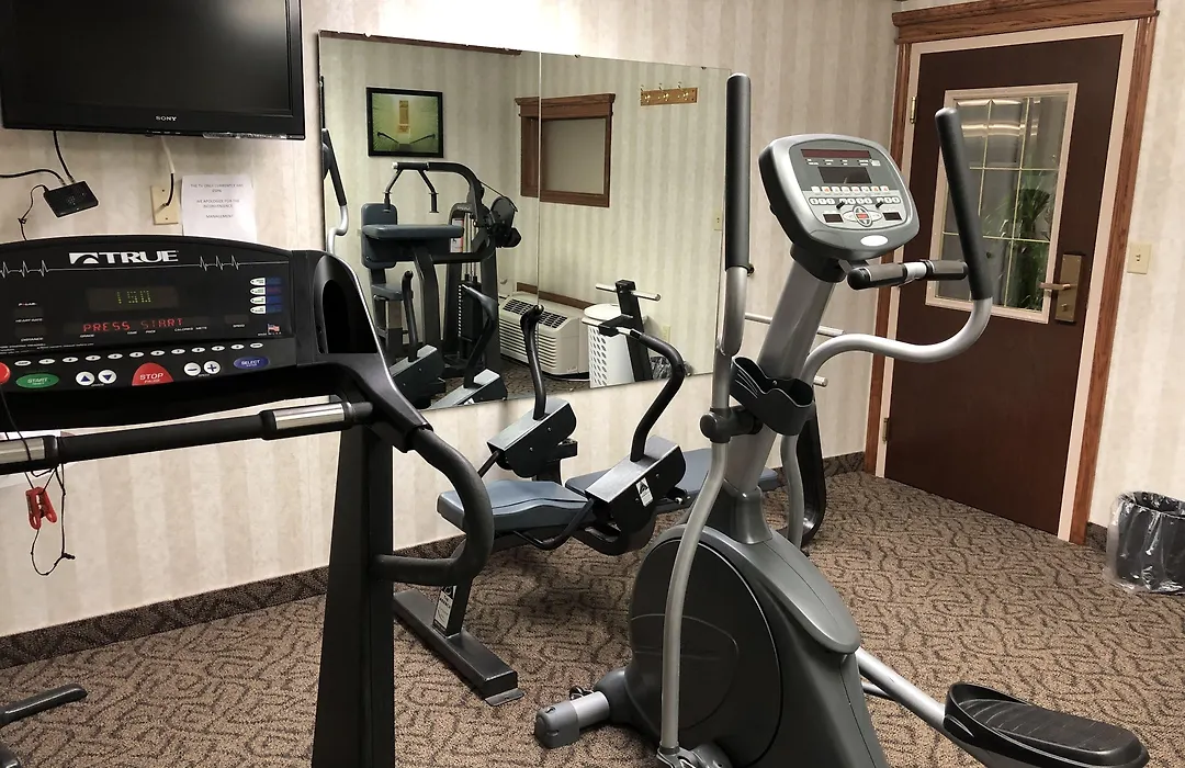 Ramada By Wyndham Saginaw Hotel & Suites-1