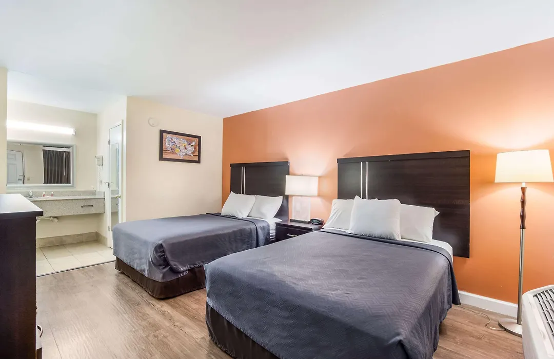 Econo Lodge Santee-1
