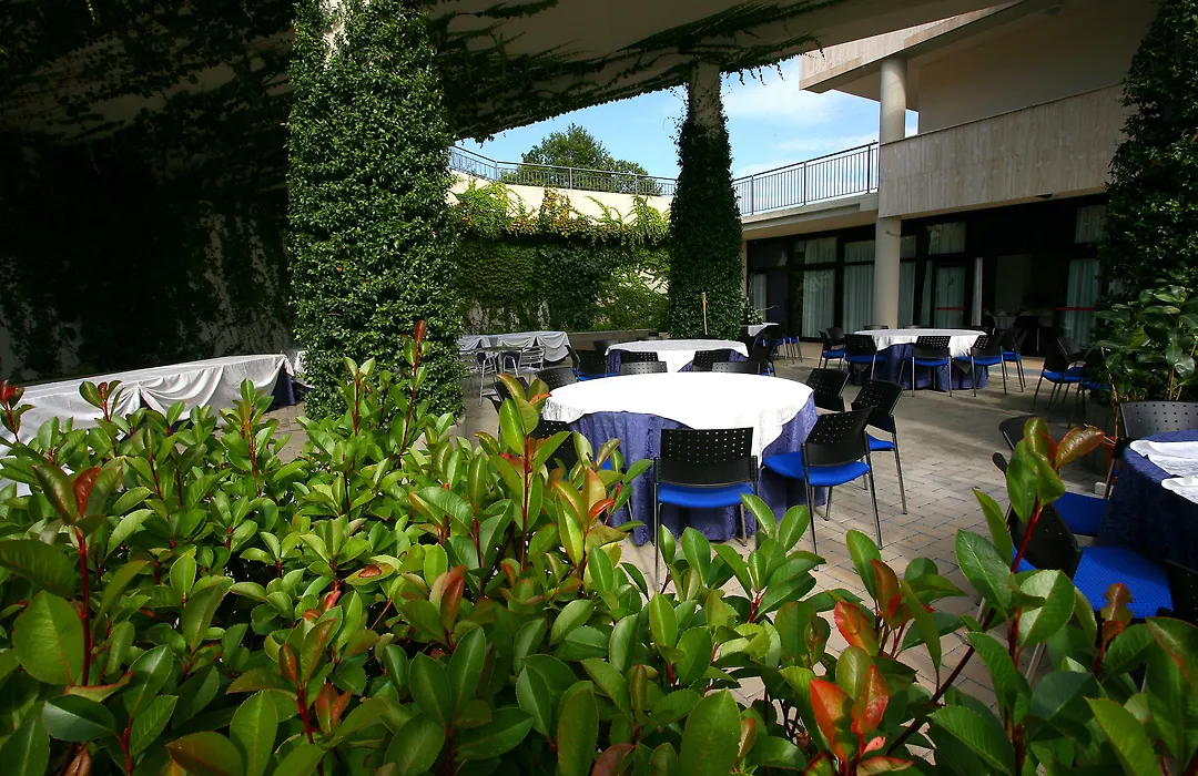 Hotel Planet-1