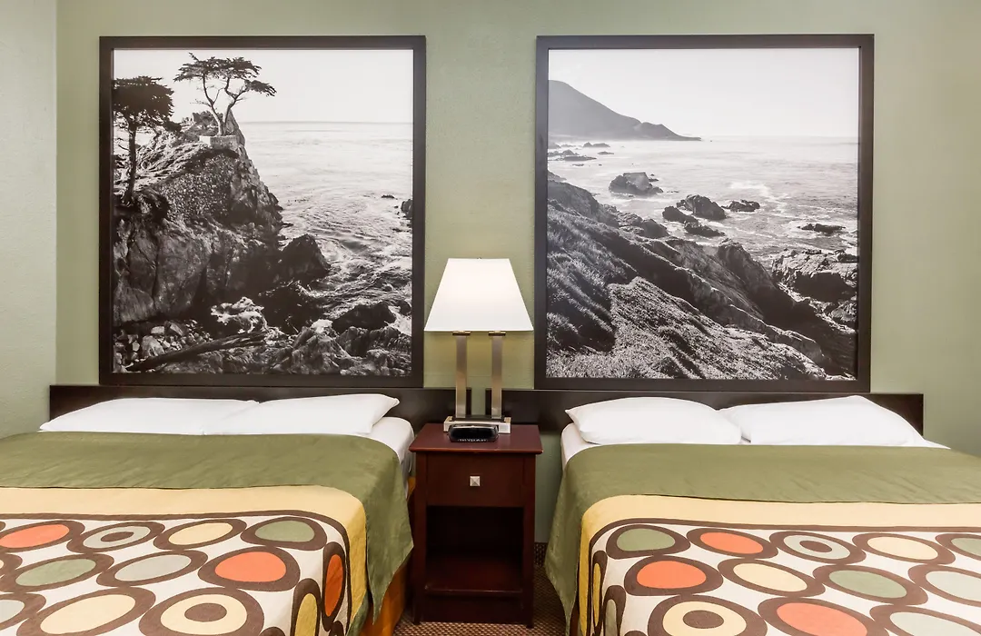 Super 8 By Wyndham Monterey-1