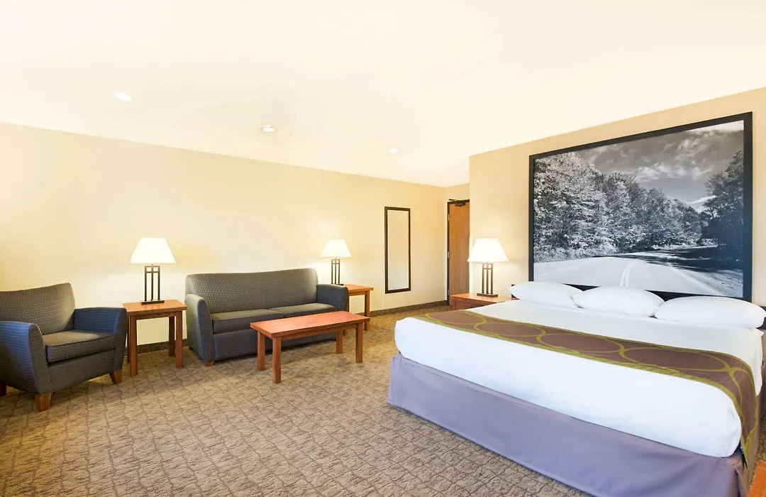 Super 8 By Wyndham Ripley-1