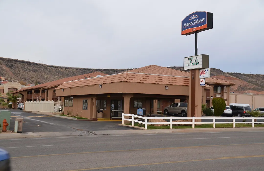 Howard Johnson By Wyndham St. George Hotel & Suites-1