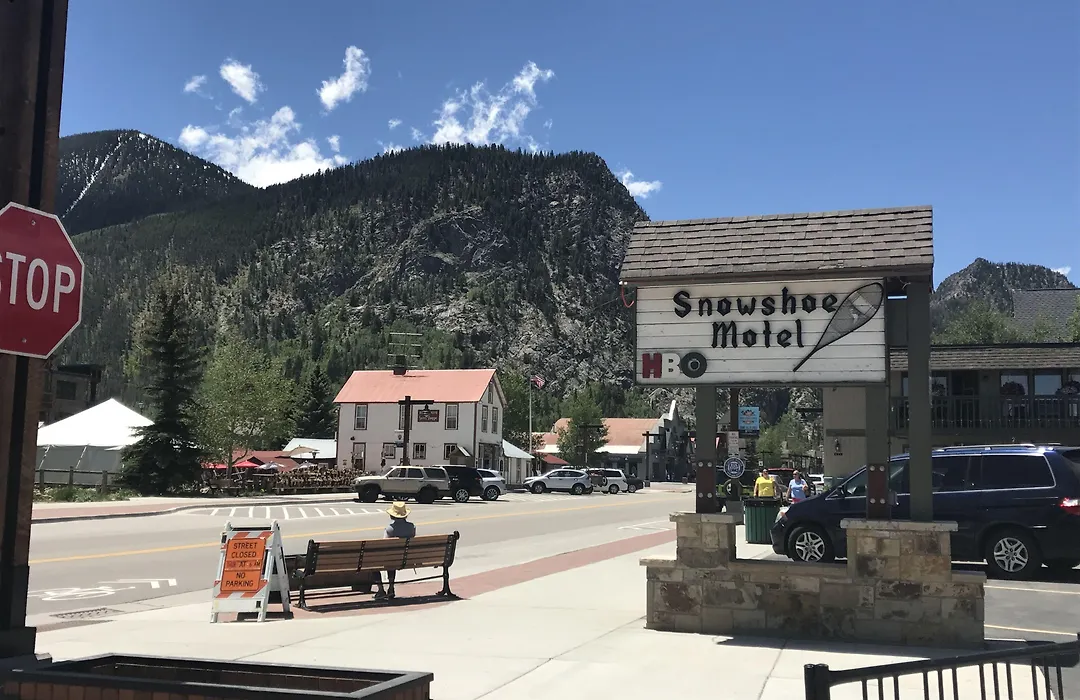 Snowshoe Motel-1