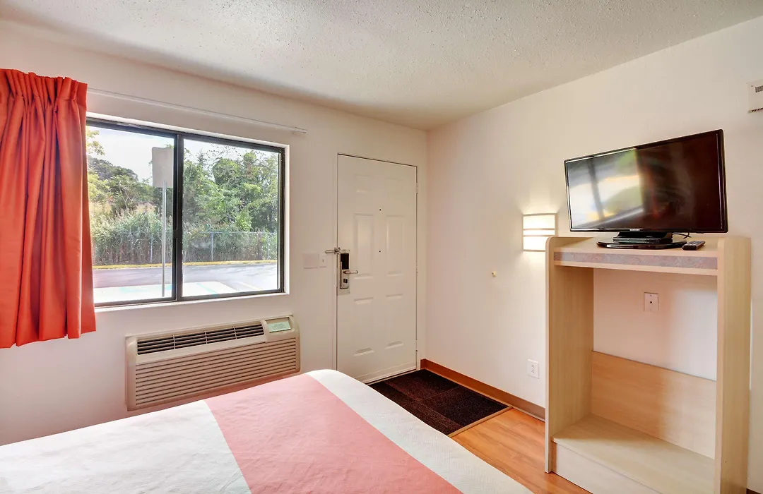 Motel 6-Southington, Ct - Hartford-1