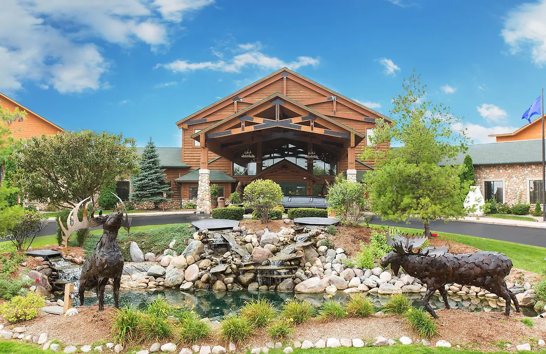 Tundra Lodge Resort - Waterpark & Conference Center-1