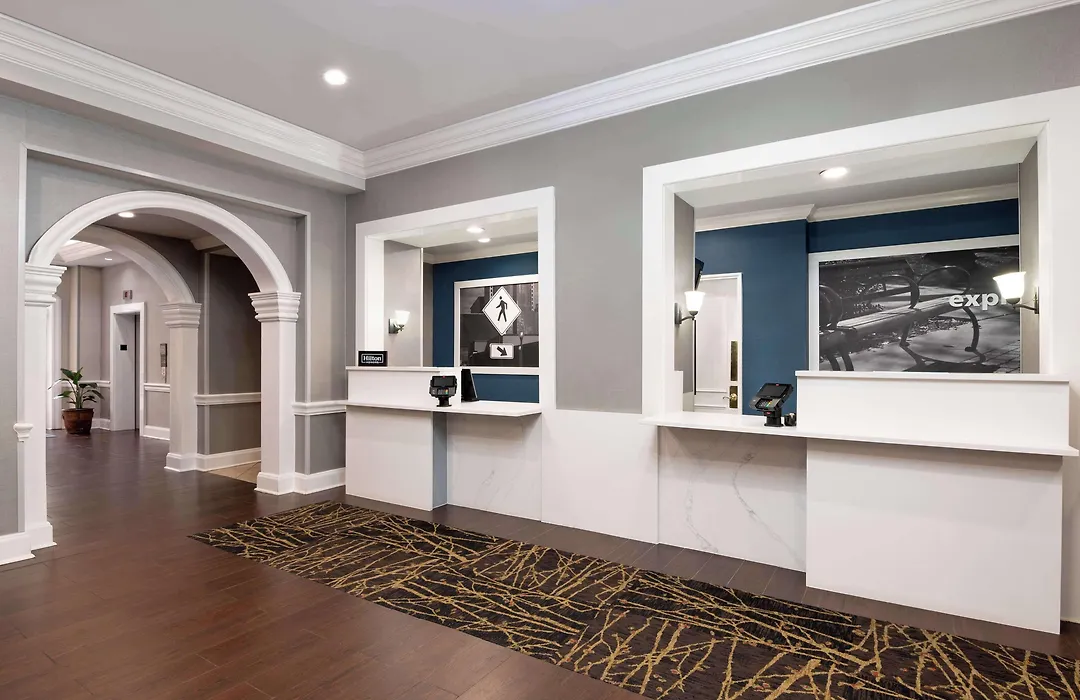 Hampton Inn & Suites Stamford-1