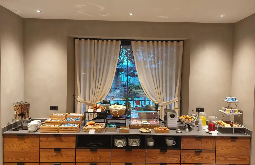 Hotel Ferrari-1